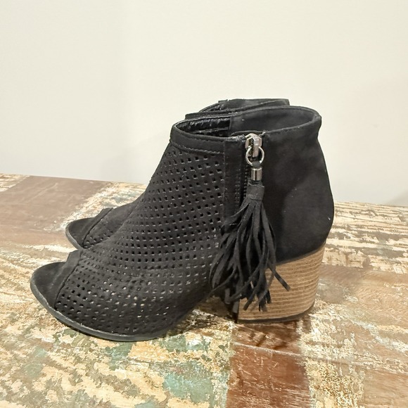 Qupid Preforated Ankle Booties Black Size 8 Open Toe Heels Tassel Side Zip Boho - Picture 4 of 5